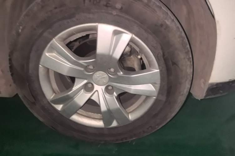 Used Peugeot 2008 2014 1.6L Automatic Trend Edition Right Front Wheel Hub