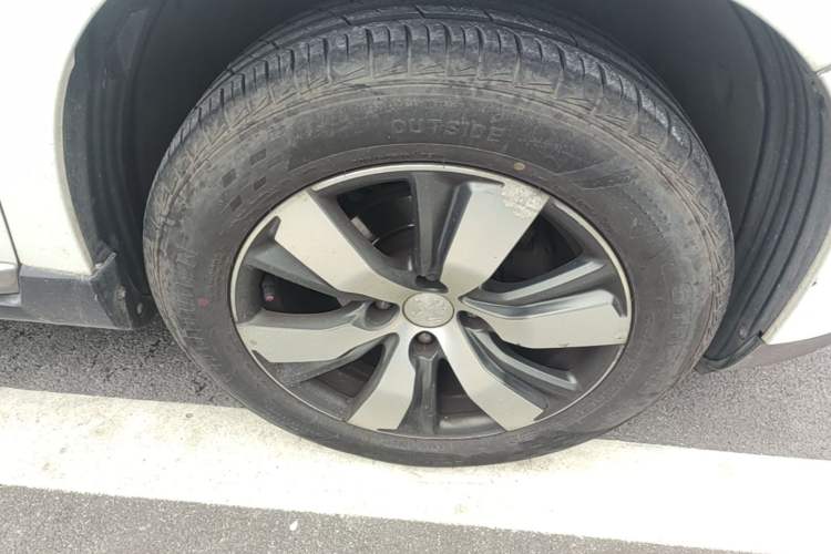 Used Peugeot 2008 2014 1.6L Automatic Navigation Edition Right Front Wheel Hub