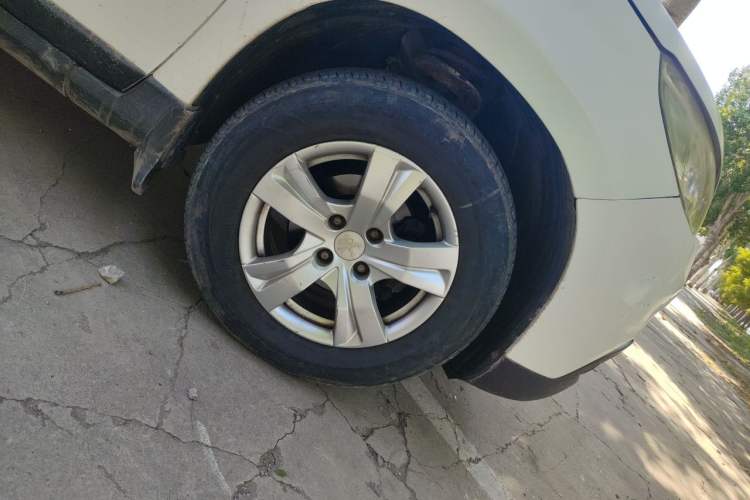 Used Peugeot 2008 2014 1.6L Automatic Trend Edition Right Front Wheel Hub