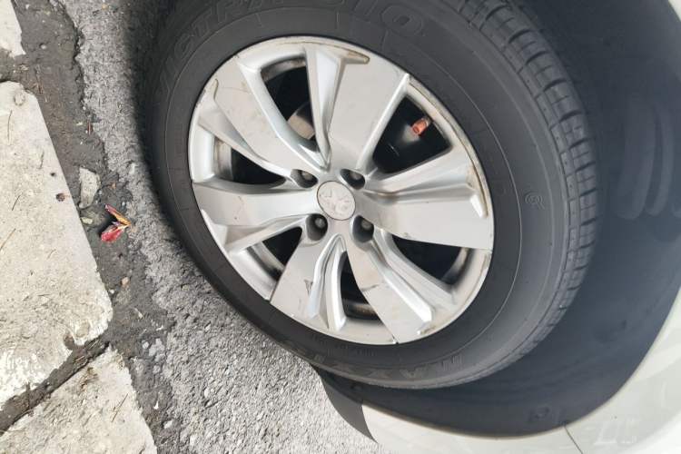 Used Peugeot 2008 2014 1.6L Automatic Fashion Edition Right Front Wheel Hub