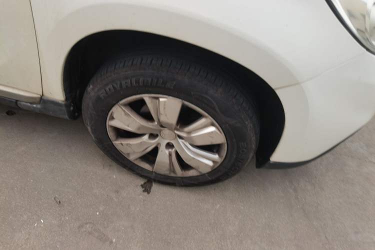 Used Peugeot 2008 2014 1.6L Manual Fashion Edition Right Front Wheel Hub