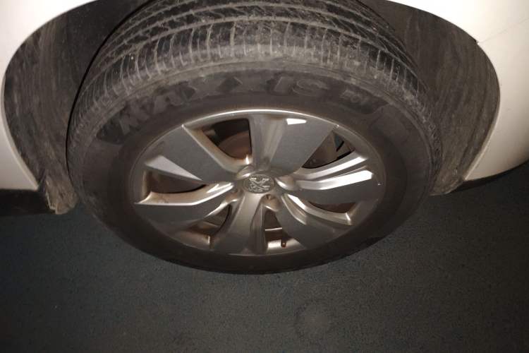 Used Peugeot 2008 2014 1.6L Automatic Fashion Edition Right Front Wheel Hub