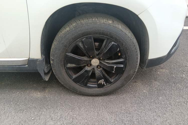 Used Peugeot 2008 2014 1.6L Manual Fashion Edition Right Front Wheel Hub