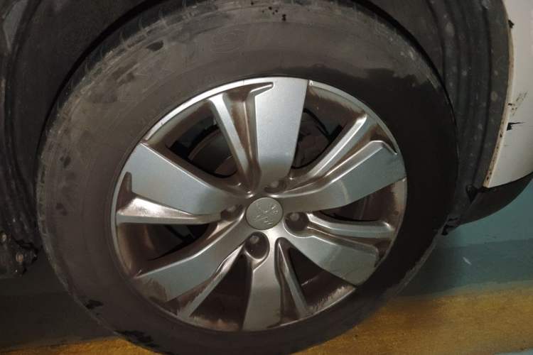 Used Peugeot 2008 2014 1.6L Automatic Fashion Edition Right Front Wheel Hub