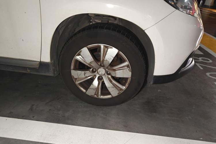 Used Peugeot 2008 2014 1.6L Automatic Fashion Edition Right Front Wheel Hub