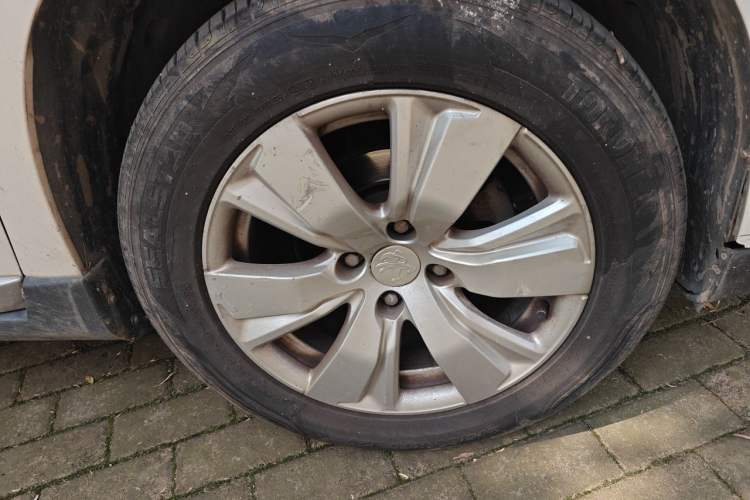 Used Peugeot 2008 2014 1.6L Automatic Fashion Edition Right Front Wheel Hub