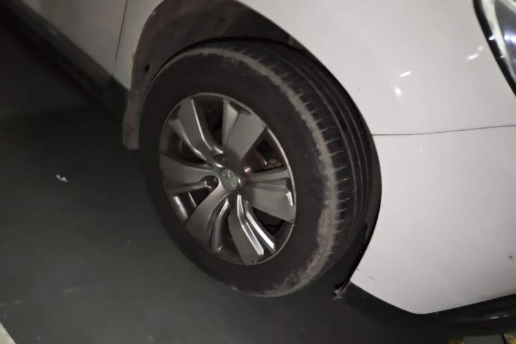 Used Peugeot 2008 2014 1.6L Automatic Fashion Edition Right Front Wheel Hub