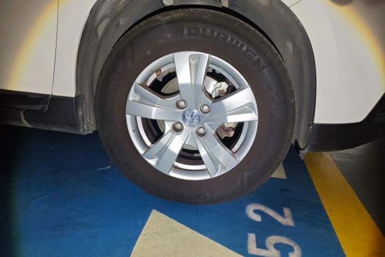 Used Peugeot 2008 2014 1.6L Automatic Trend Edition Right Front Wheel Hub