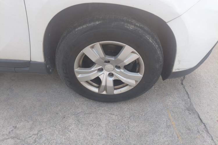 Used Peugeot 2008 2014 1.6L Automatic Trend Edition Right Front Wheel Hub