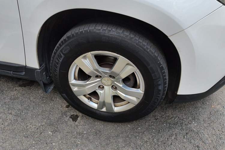 Used Peugeot 2008 2014 1.6L Automatic Trend Edition Right Front Wheel Hub