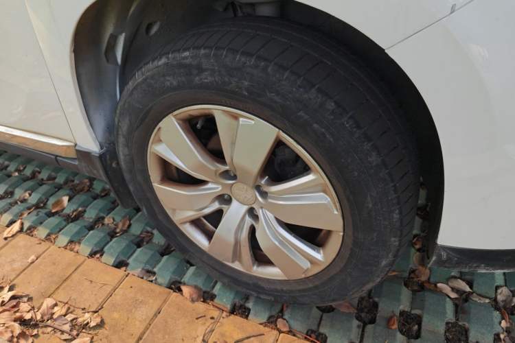 Used Peugeot 2008 2014 1.6L Automatic Excellence Edition Right Front Wheel Hub