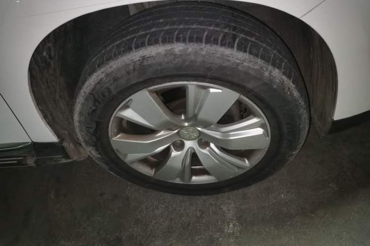 Used Peugeot 2008 2014 1.6L Automatic Fashion Edition Right Front Wheel Hub