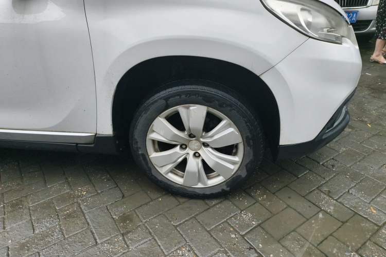 Used Peugeot 2008 2014 1.6L Automatic Fashion Edition Right Front Wheel Hub