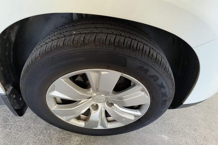 Used Peugeot 2008 2014 1.6L Manual Fashion Edition Right Front Wheel Hub