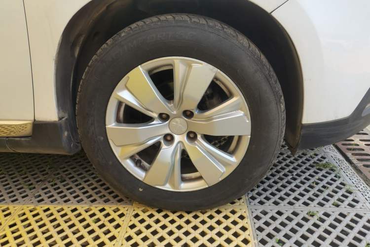 Used Peugeot 2008 2014 1.6L Automatic Fashion Edition Right Front Wheel Hub