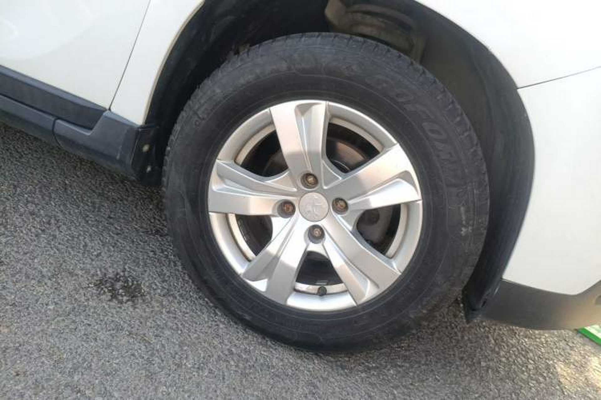 Used Peugeot 2008 2014 1.6L Automatic Trend Edition Right Front Wheel Hub