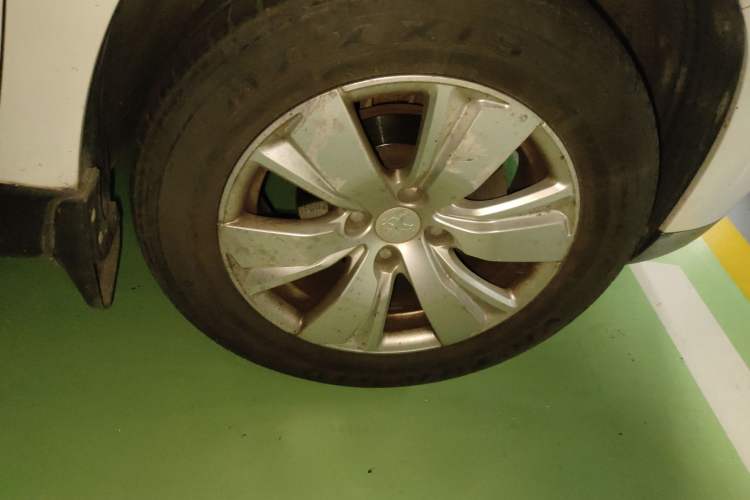 Used Peugeot 2008 2014 1.6L Manual Fashion Edition Right Front Wheel Hub