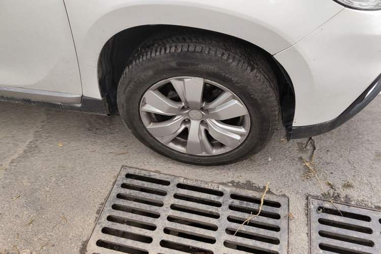 Used Peugeot 2008 2014 1.6L Manual Fashion Edition Right Front Wheel Hub