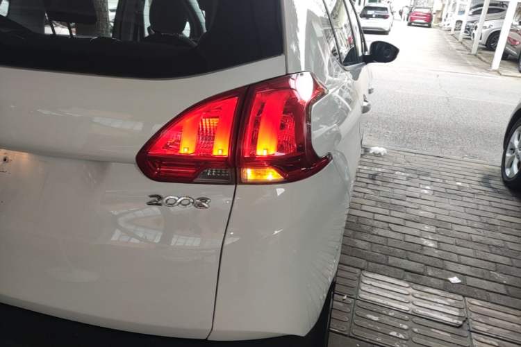 Used Peugeot 2008 2014 1.6L Automatic Fashion Edition Right Rear Taillight