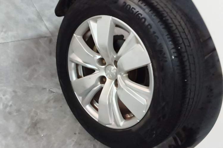 Used Peugeot 2008 2014 1.6L Automatic Fashion Edition Right Rear Wheel Hub