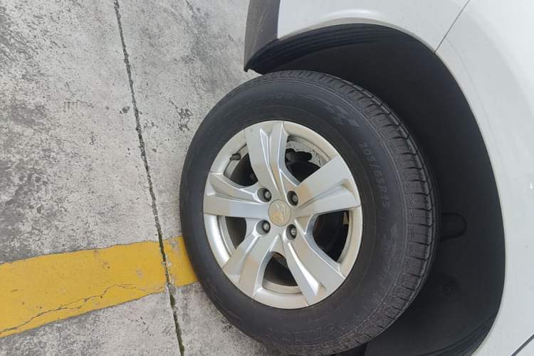 Used Peugeot 2008 2014 1.6L Automatic Trend Edition Right Rear Wheel Hub