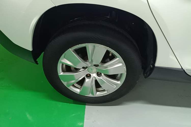 Used Peugeot 2008 2014 1.6L Manual Fashion Edition Right Rear Wheel Hub
