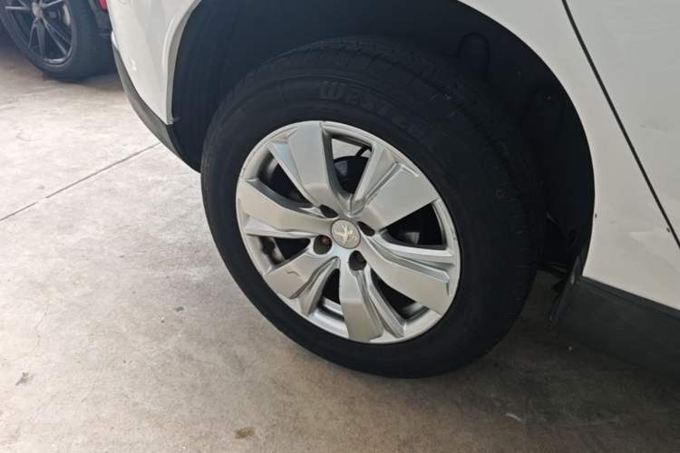 Used Peugeot 2008 2014 1.6L Automatic Fashion Edition Right Rear Wheel Hub