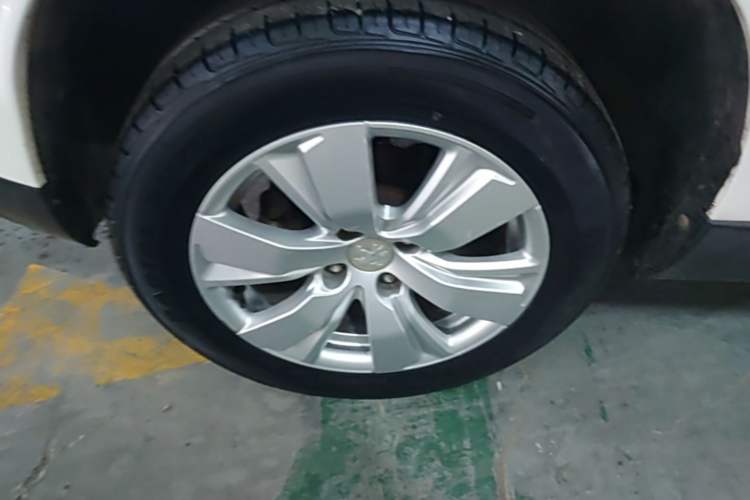 Used Peugeot 2008 2014 1.6L Automatic Fashion Edition Right Rear Wheel Hub
