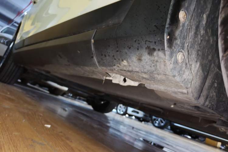 Used Peugeot 2008 2014 1.6L Automatic Trend Edition Right Side Sill