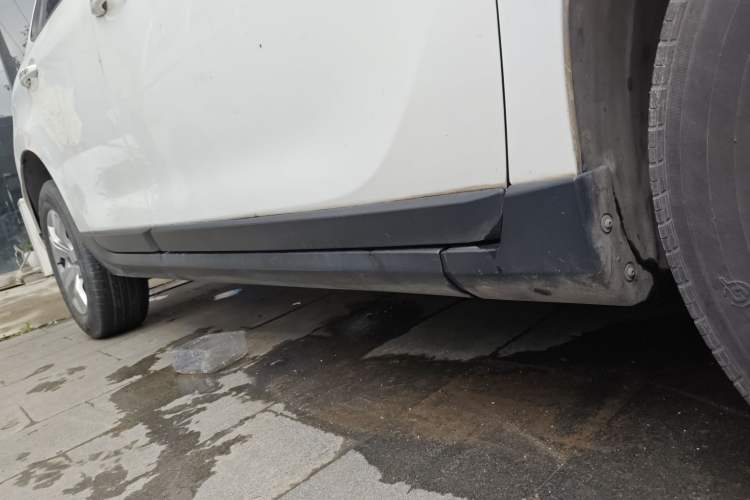 Used Peugeot 2008 2014 1.6L Automatic Trend Edition Right Side Sill