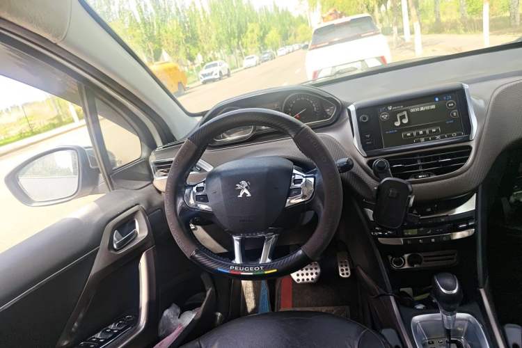 Used Peugeot 2008 2014 1.6L Automatic Navigation Edition Steering Wheel