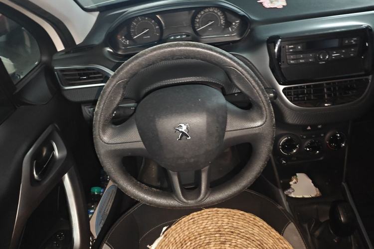 Used Peugeot 2008 2014 1.6L Manual Trend Edition Steering Wheel