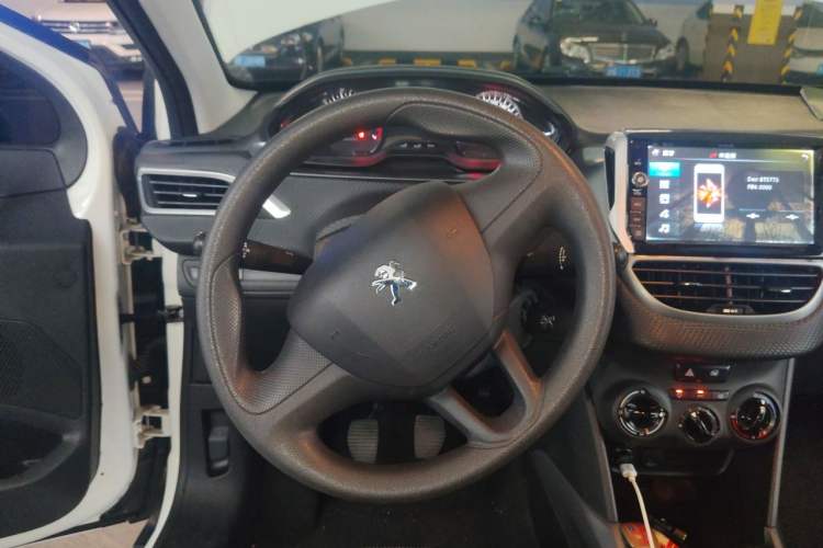 Used Peugeot 2008 2014 1.6L Manual Trend Edition Steering Wheel