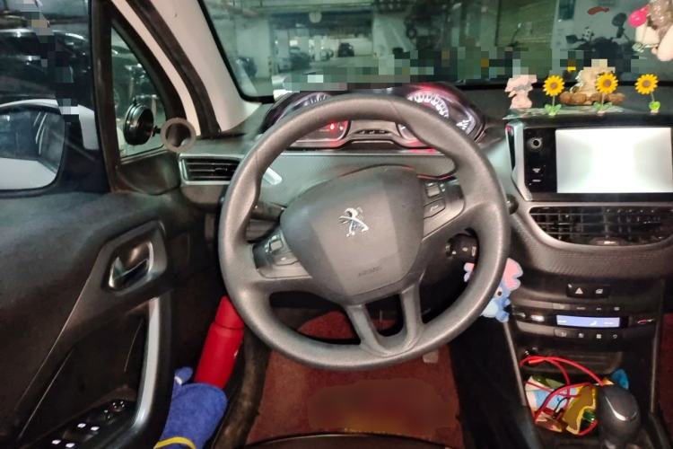 Used Peugeot 2008 2014 1.6L Automatic Fashion Edition Steering Wheel