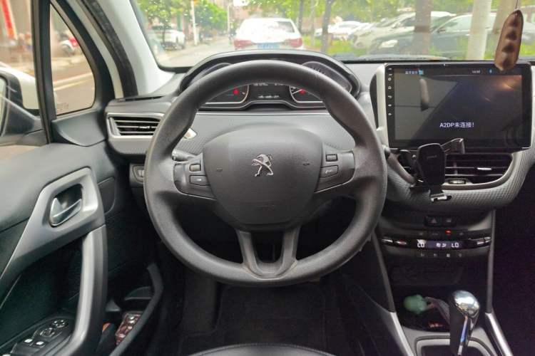 Used Peugeot 2008 2014 1.6L Automatic Fashion Edition Steering Wheel