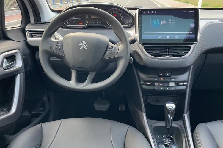 Used Peugeot 2008 2014 1.6L Automatic Fashion Edition Steering Wheel