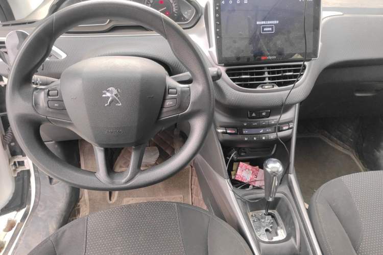 Used Peugeot 2008 2014 1.6L Automatic Fashion Edition Steering Wheel