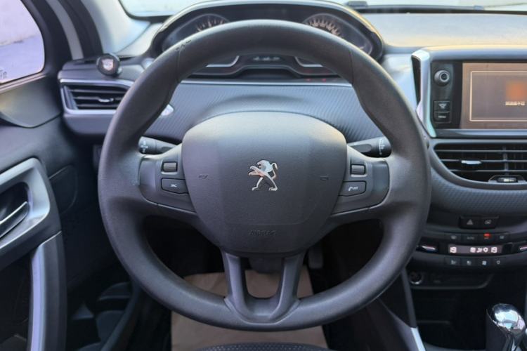Used Peugeot 2008 2014 1.6L Automatic Fashion Edition Steering Wheel