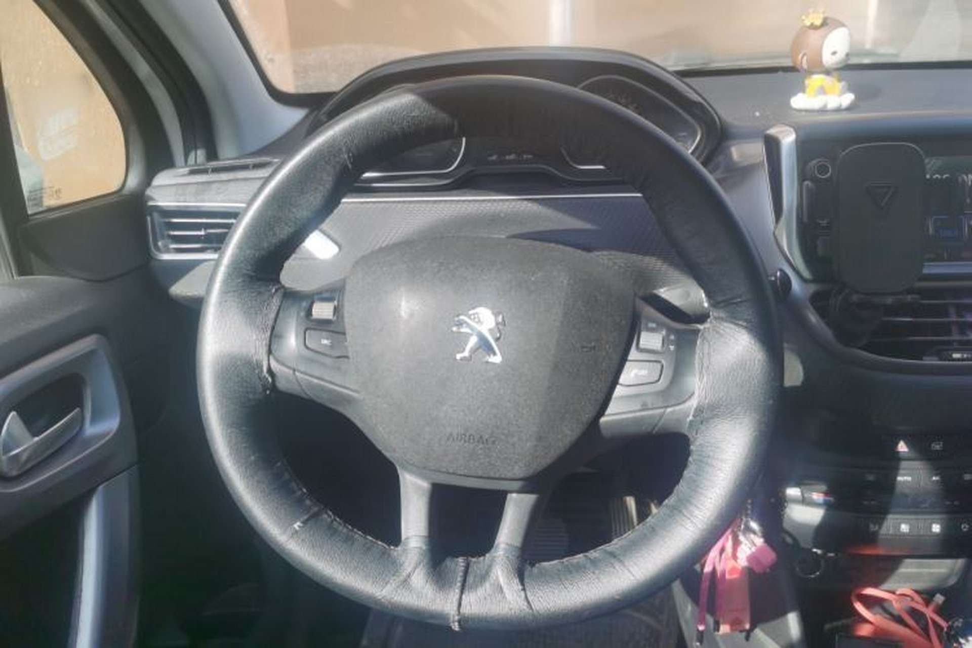 Used Peugeot 2008 2014 1.6L Automatic Fashion Edition Steering Wheel