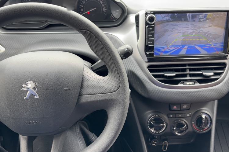 Used Peugeot 2008 2014 1.6L Automatic Trend Edition Steering Wheel