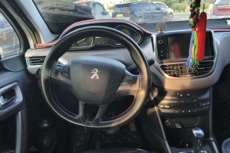 Used Peugeot 2008 2014 1.6L Automatic Fashion Edition Steering Wheel