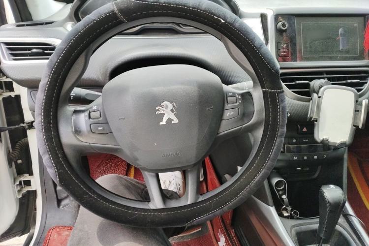 Used Peugeot 2008 2014 1.6L Automatic Fashion Edition Steering Wheel
