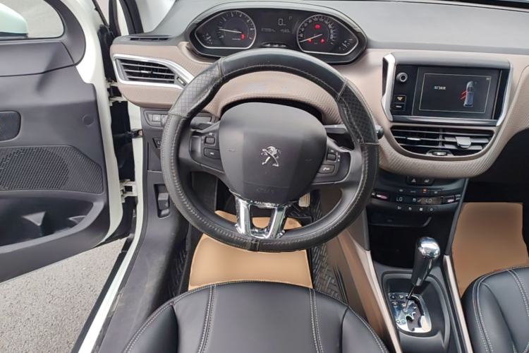 Used Peugeot 2008 2014 1.6L Automatic Fashion Edition Steering Wheel