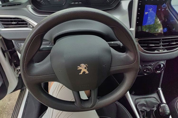 Used Peugeot 2008 2014 1.6L Manual Trend Edition Steering Wheel