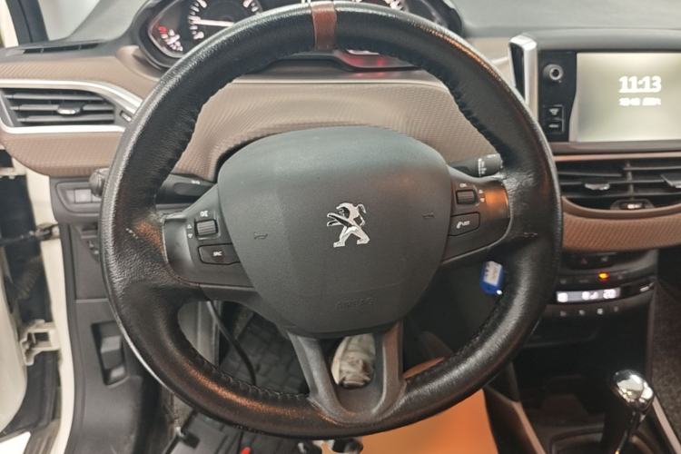 Used Peugeot 2008 2014 1.6L Automatic Fashion Edition Steering Wheel