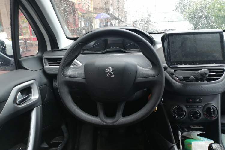 Used Peugeot 2008 2014 1.6L Manual Trend Edition Steering Wheel