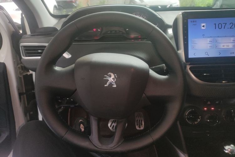 Used Peugeot 2008 2014 1.6L Automatic Trend Edition Steering Wheel