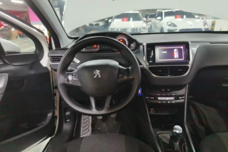 Used Peugeot 2008 2014 1.6L Manual Fashion Edition Steering Wheel