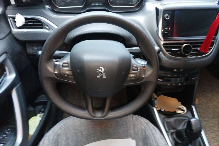 Used Peugeot 2008 2014 1.6L Manual Fashion Edition Steering Wheel