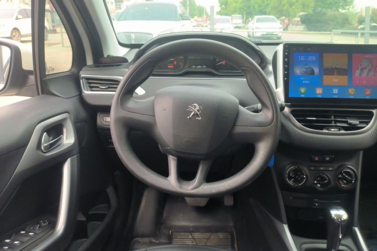 Used Peugeot 2008 2014 1.6L Automatic Trend Edition Steering Wheel
